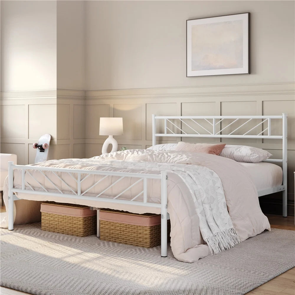 Queen White Metal Platform Bed N216785