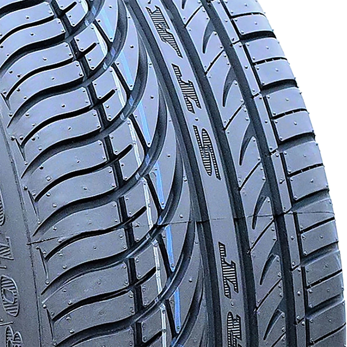 225/55ZR17 101W XL All Season Performance Tire Q6864