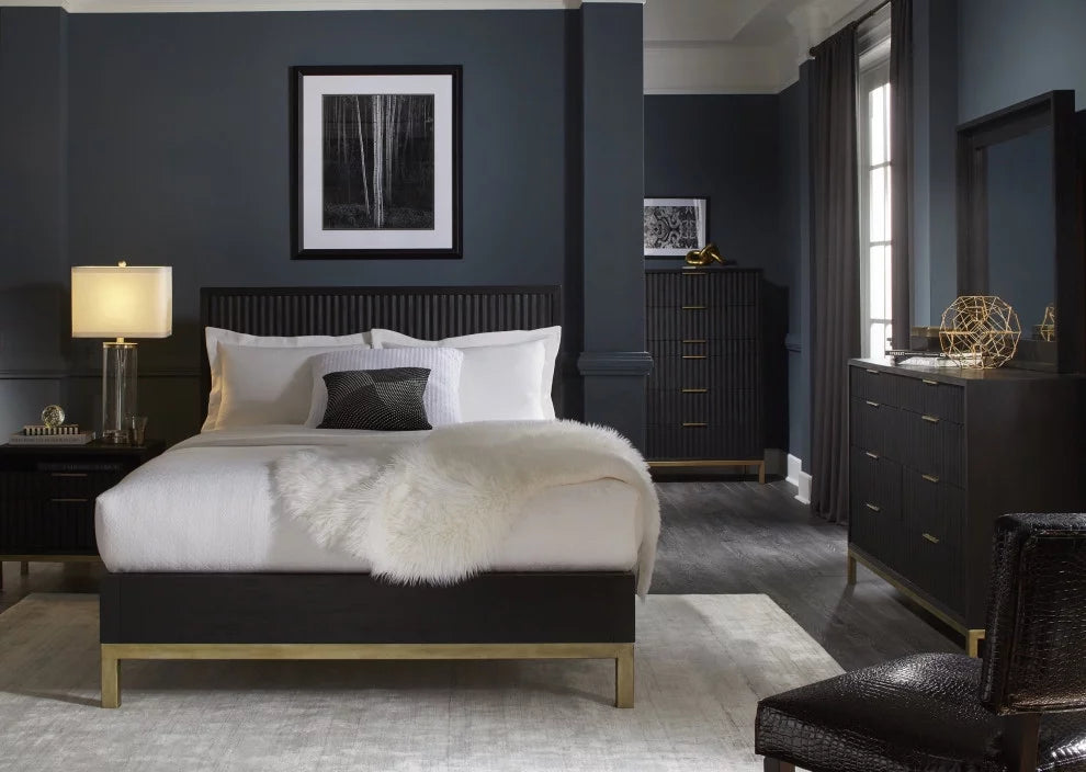 4 Piece King Bedroom Set with Nightstand S666