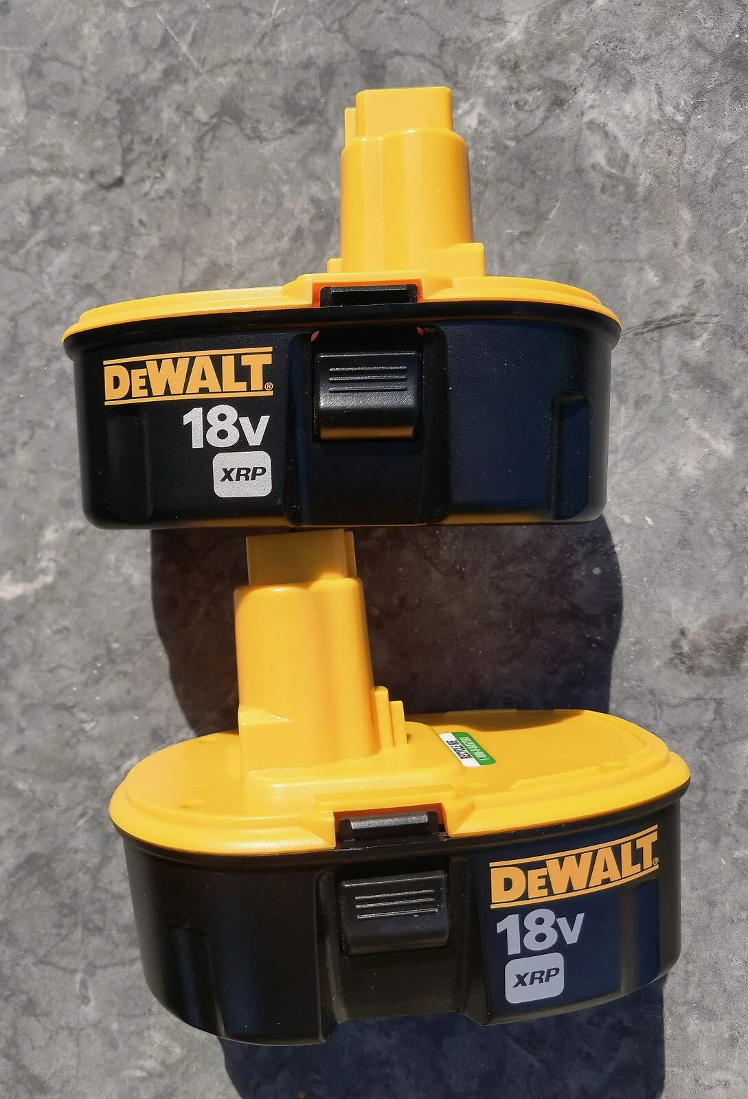 2 Pack 2.4Ah 18-Volt NiCd Battery Combo Pack O7977