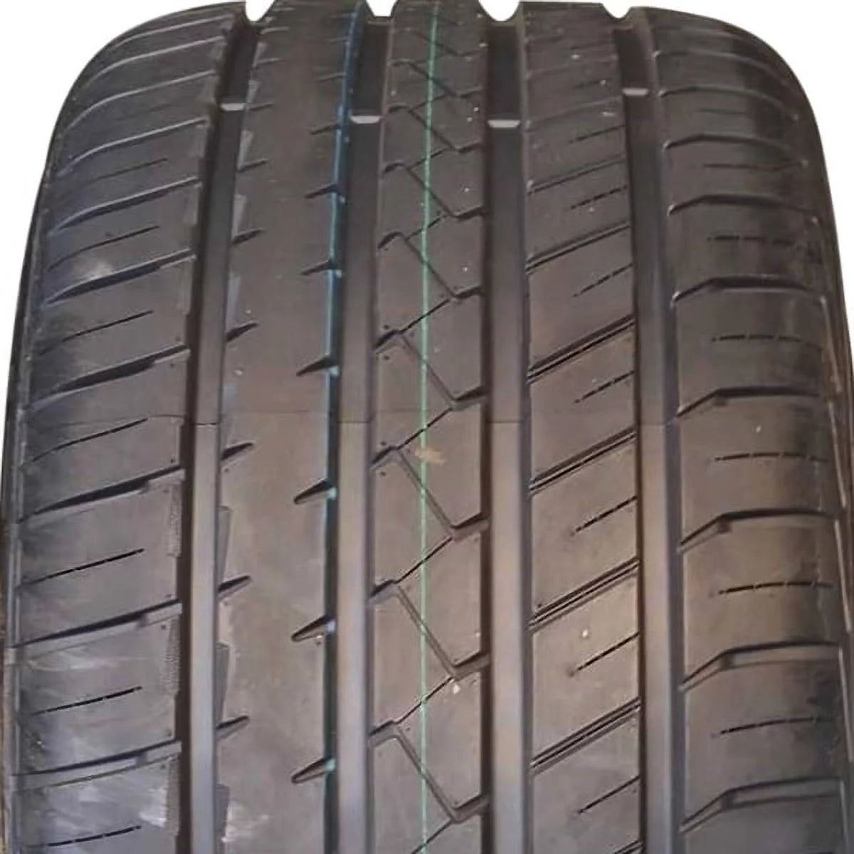 225/45ZR18 95W XL All Season Ultra High Performance Tires G31039