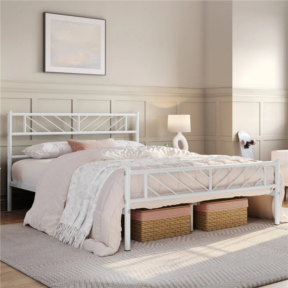 Queen White Metal Platform Bed N216785